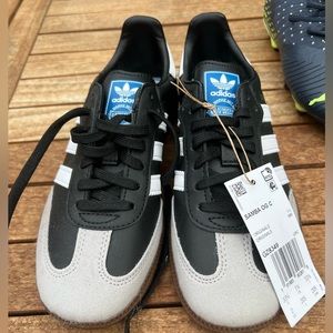 Samba Adidas - kids size 2, brand new